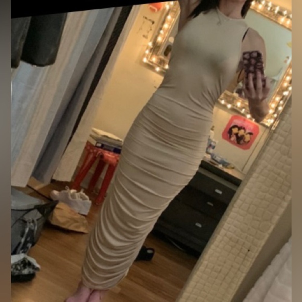PLT Bodycon Ruched Dress - Picture 7 of 9